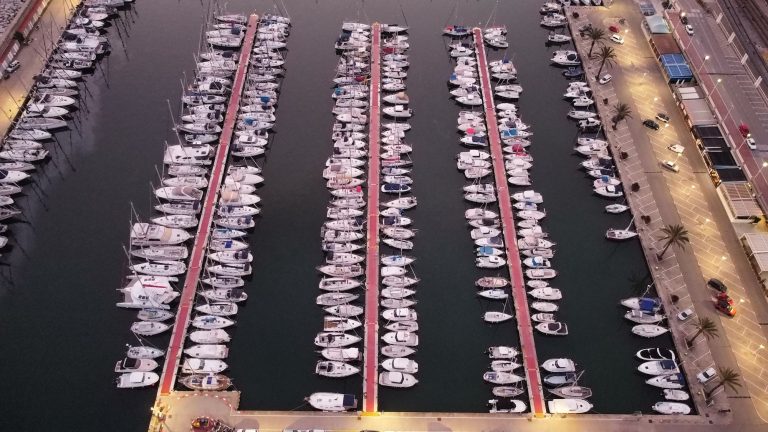 dormir en un barco hotel