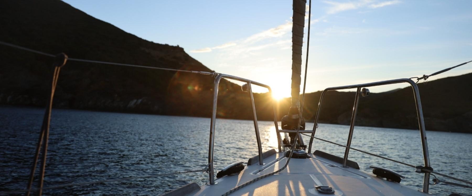 3_barco-Velero-calas-espectaculares-Menorca-Costa-Brava