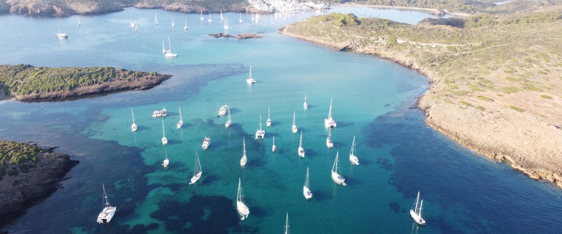 6_Velero-calas-espectaculares-Menorca-Costa-Brava