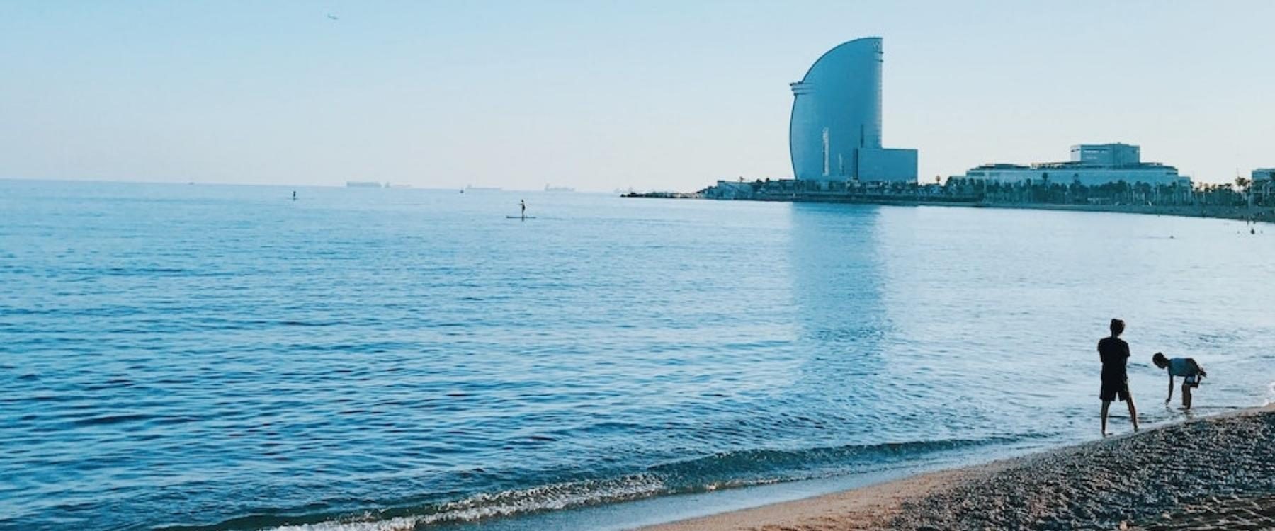 Barcelona-playa-velero_2